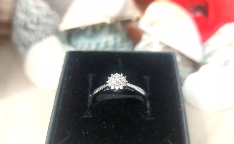 zloty-pierscionek-z-brylantami-585137g-160153-3-maja-105-dabrowa-gornicza