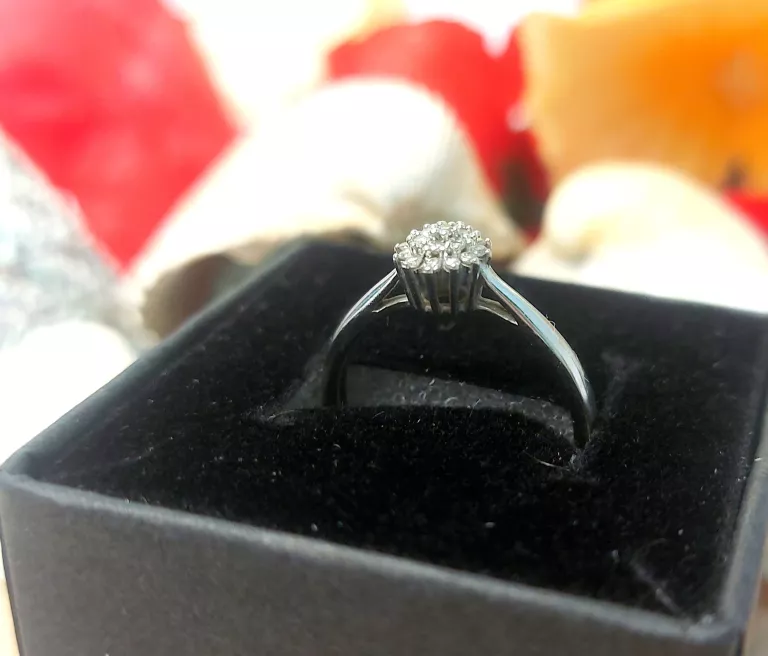 zloty-pierscionek-z-brylantami-585137g-160153-marka-zlocisto