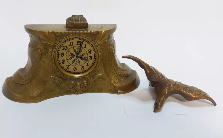 zegar-mosiezny-orzel-plac-daszynskiego-5-czestochowa-sj