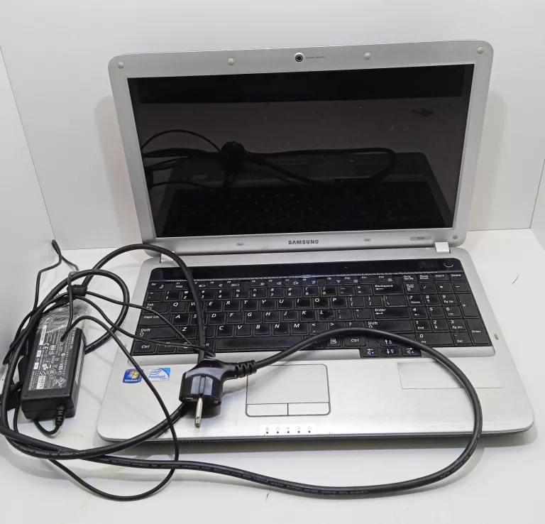LAPTOP SAMSUNG R530 + ZASILACZ