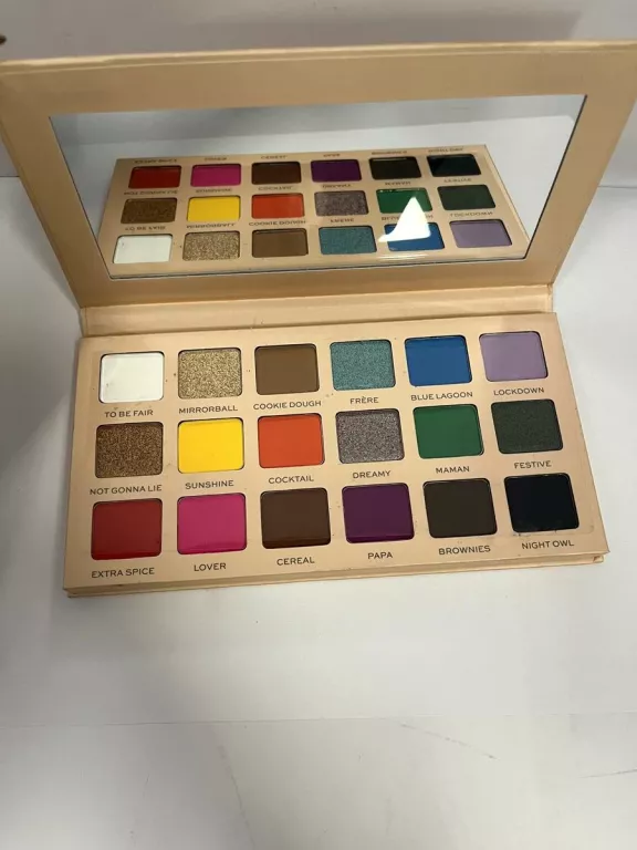 PALETA REVOLUTION SOPH X SUPER SPICE SHADOW PALETTE