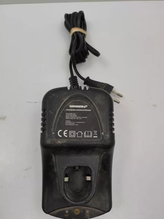 wkretarka-comparator-d332t18-18v-2x-bateria-ladowarka-napiecie-v-18-v