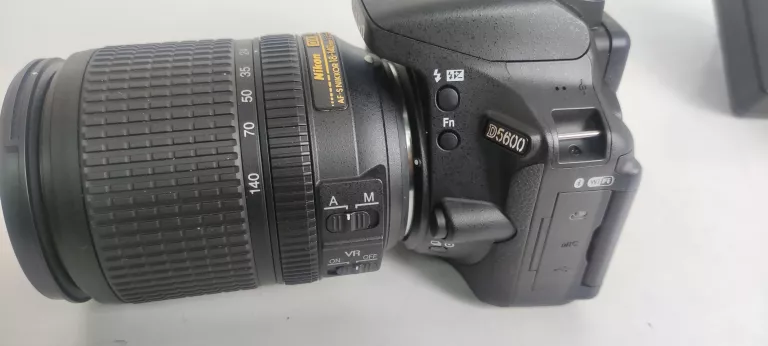 NIKON D5600 + NIKKOR 18-140 MM PRZEBIEG 853 ZDJĘCIA