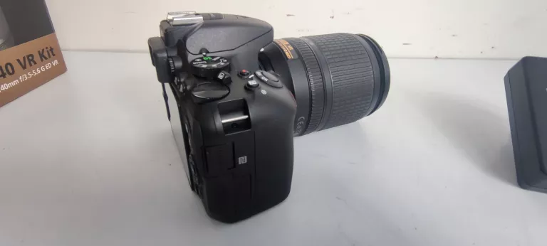 NIKON D5600 + NIKKOR 18-140 MM PRZEBIEG 853 ZDJĘCIA