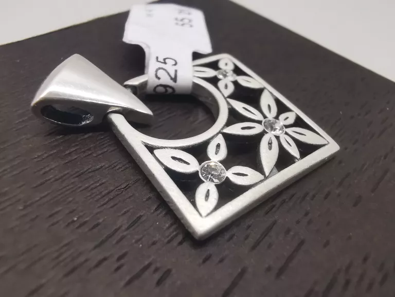 srebrna-zawieszka-romb-417g925-rodzaj-wyrob-jubilerski