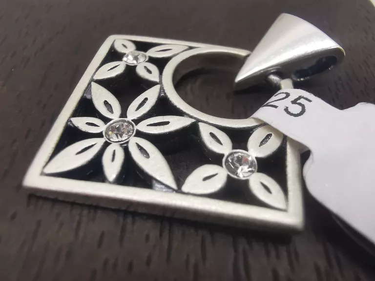 srebrna-zawieszka-romb-417g925-stan-uzywany