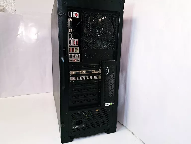 KOMPUTER STACJONARNY GTX 750 TI 24GB RAM I5-6600K