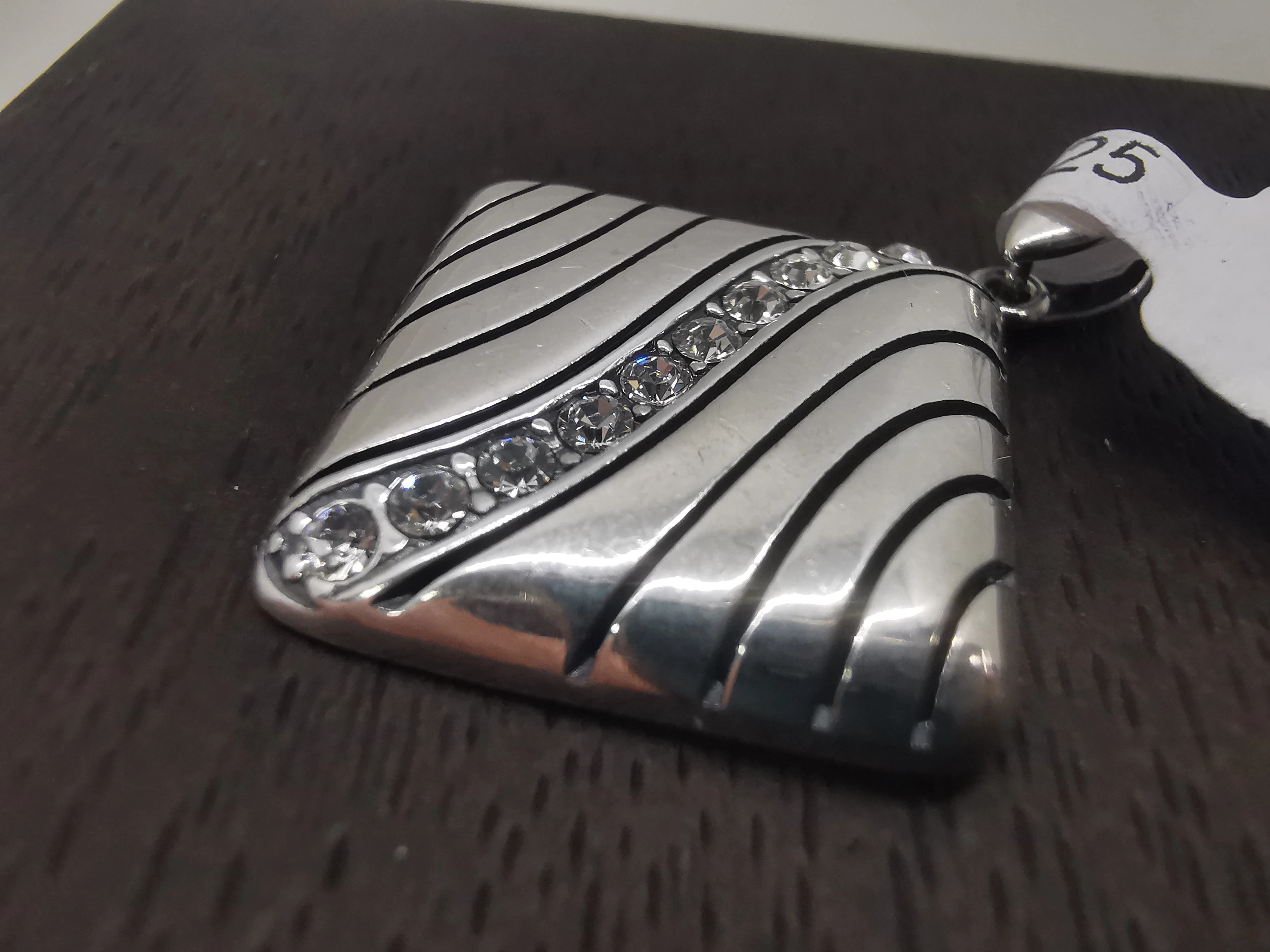 srebrna-zawieszka-romb-z-cyrkoniami-410g925-stan-uzywany