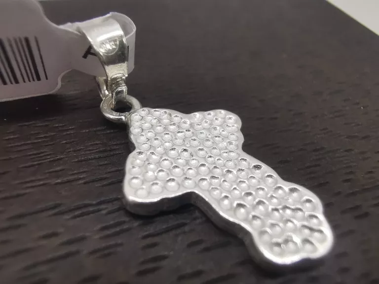 srebrny-krzyzyk-170g925-material-srebro