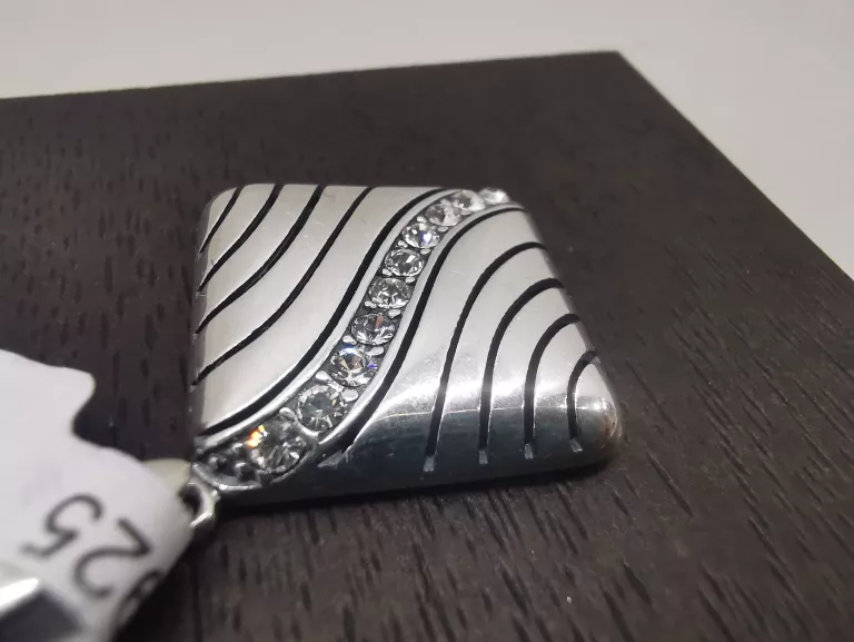 srebrna-zawieszka-romb-z-cyrkoniami-410g925-rodzaj-wyrob-jubilerski