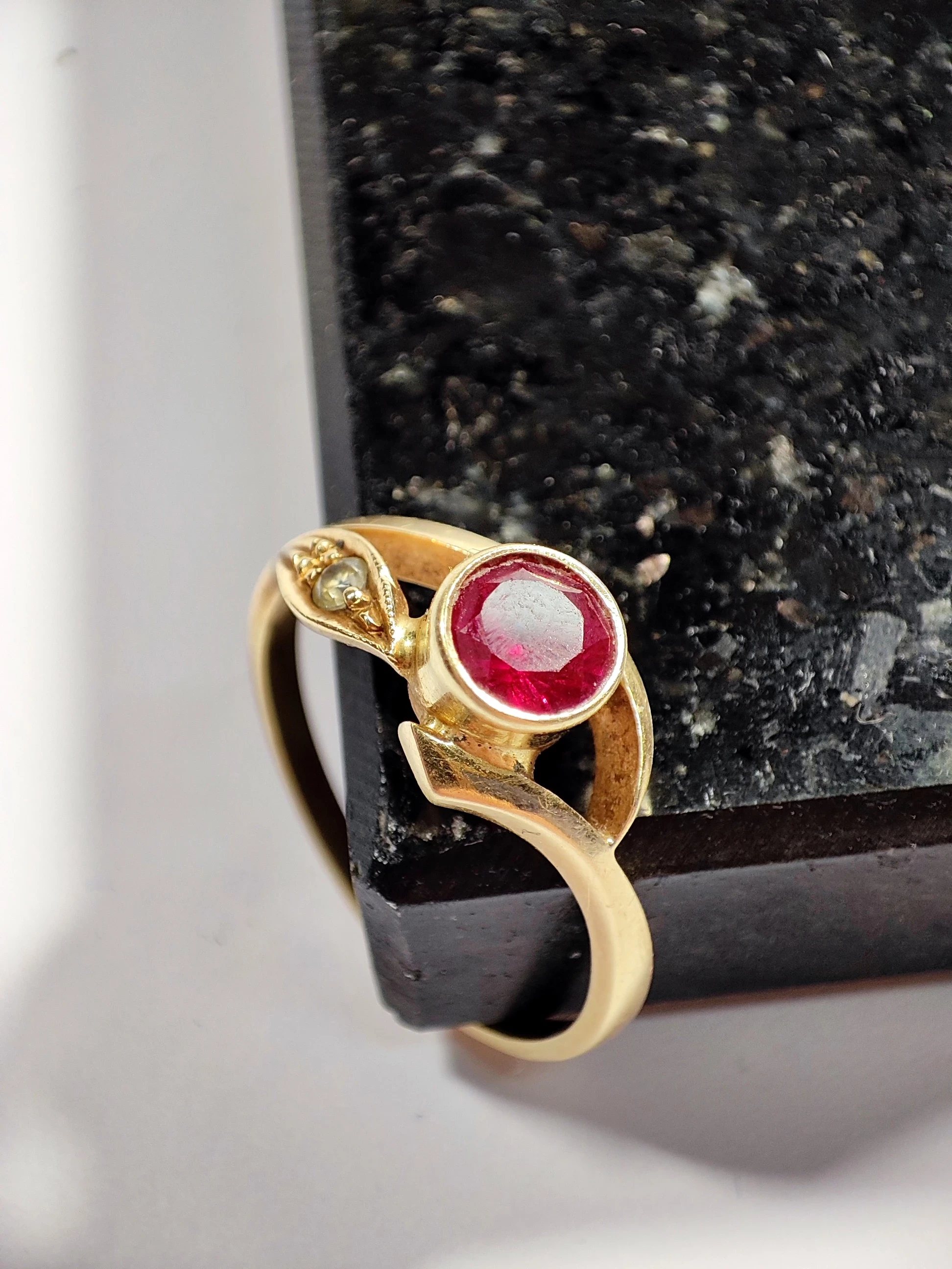 zloty-pierscionek-r15-pr585-254g-material-zloto