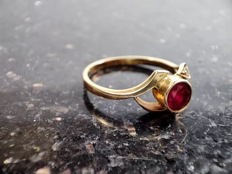 zloty-pierscionek-r15-pr585-254g-stan-uzywany