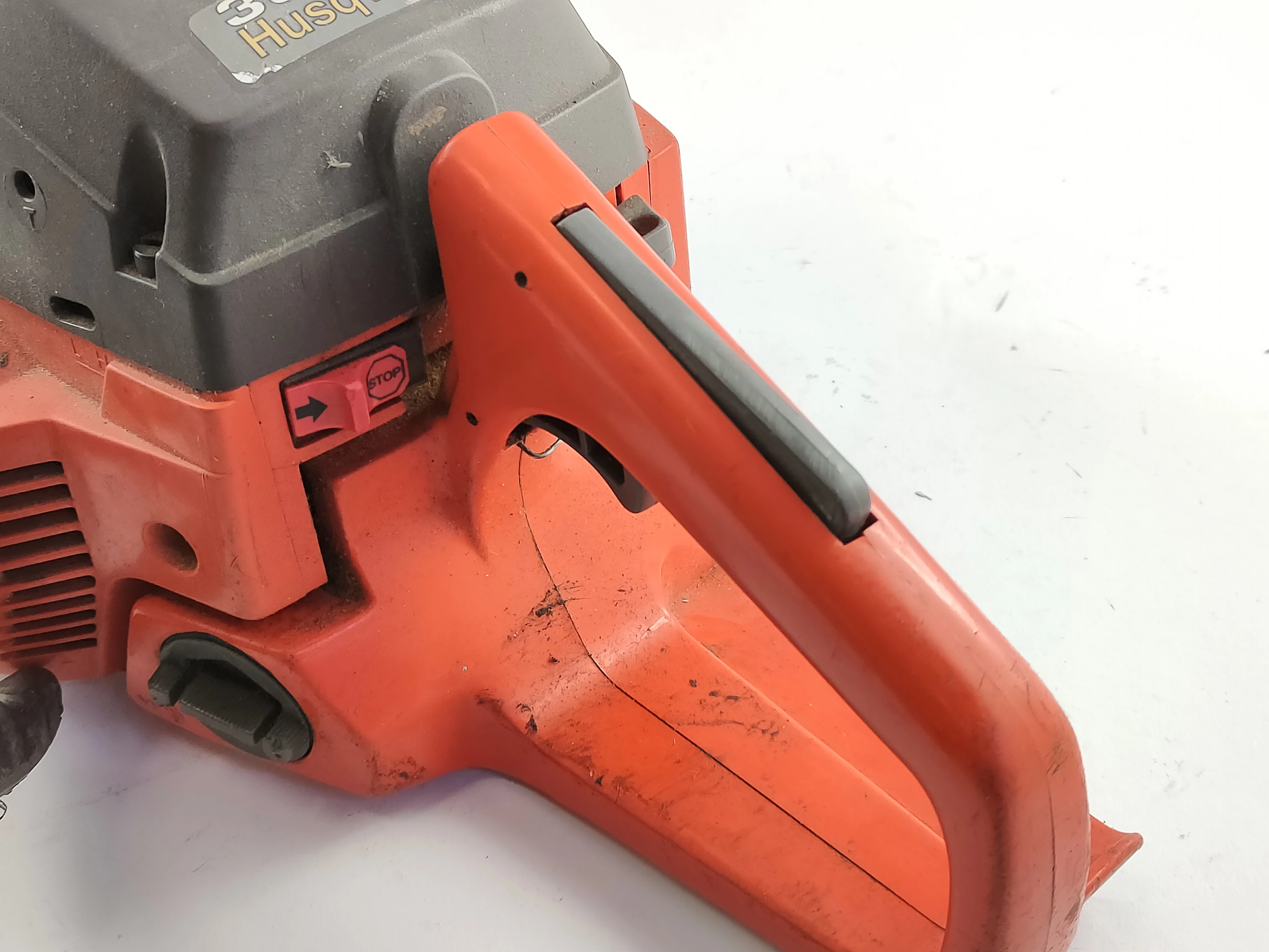 pila-spalinowa-husqvarna-36-at-at-at-zasilanie-akumulatorowe