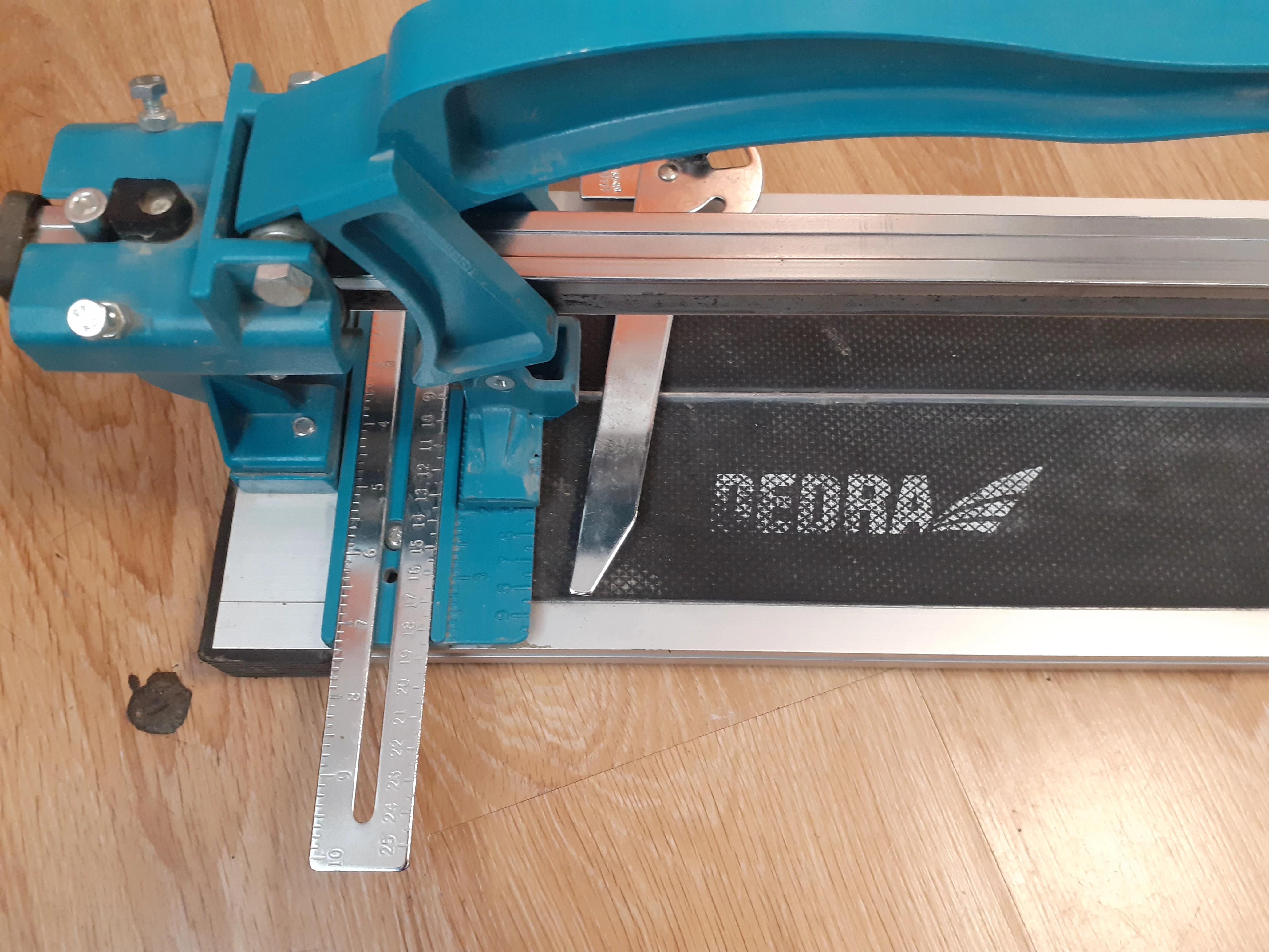 przecinarka-do-glazury-dedra-100-rodzaj-przecinarka-reczna