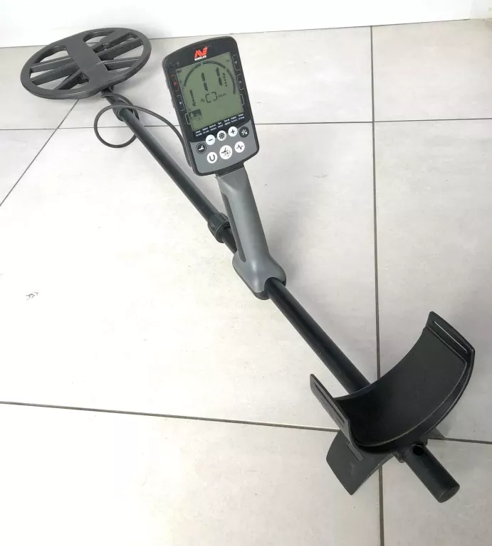WYKRYWACZ METALU MINELAB EQX 11 EQUINOX 800