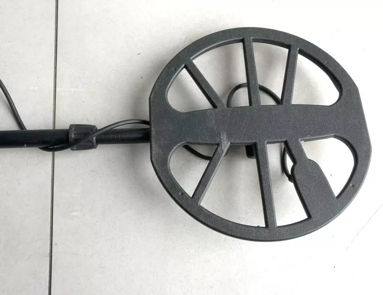 WYKRYWACZ METALU MINELAB EQX 11 EQUINOX 800