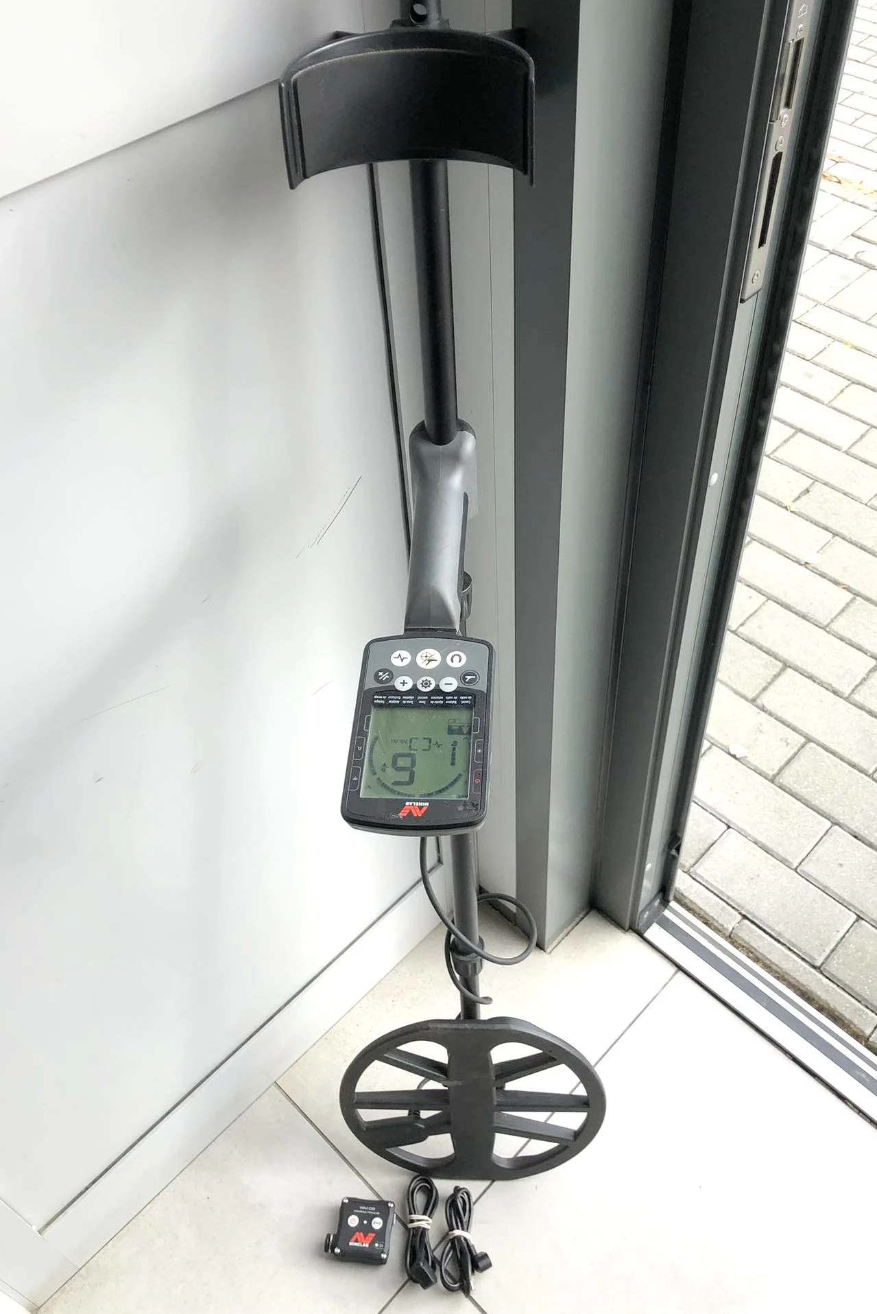 wykrywacz-metalu-minelab-eqx-11-equinox-800-al-legionow-5030-lomza