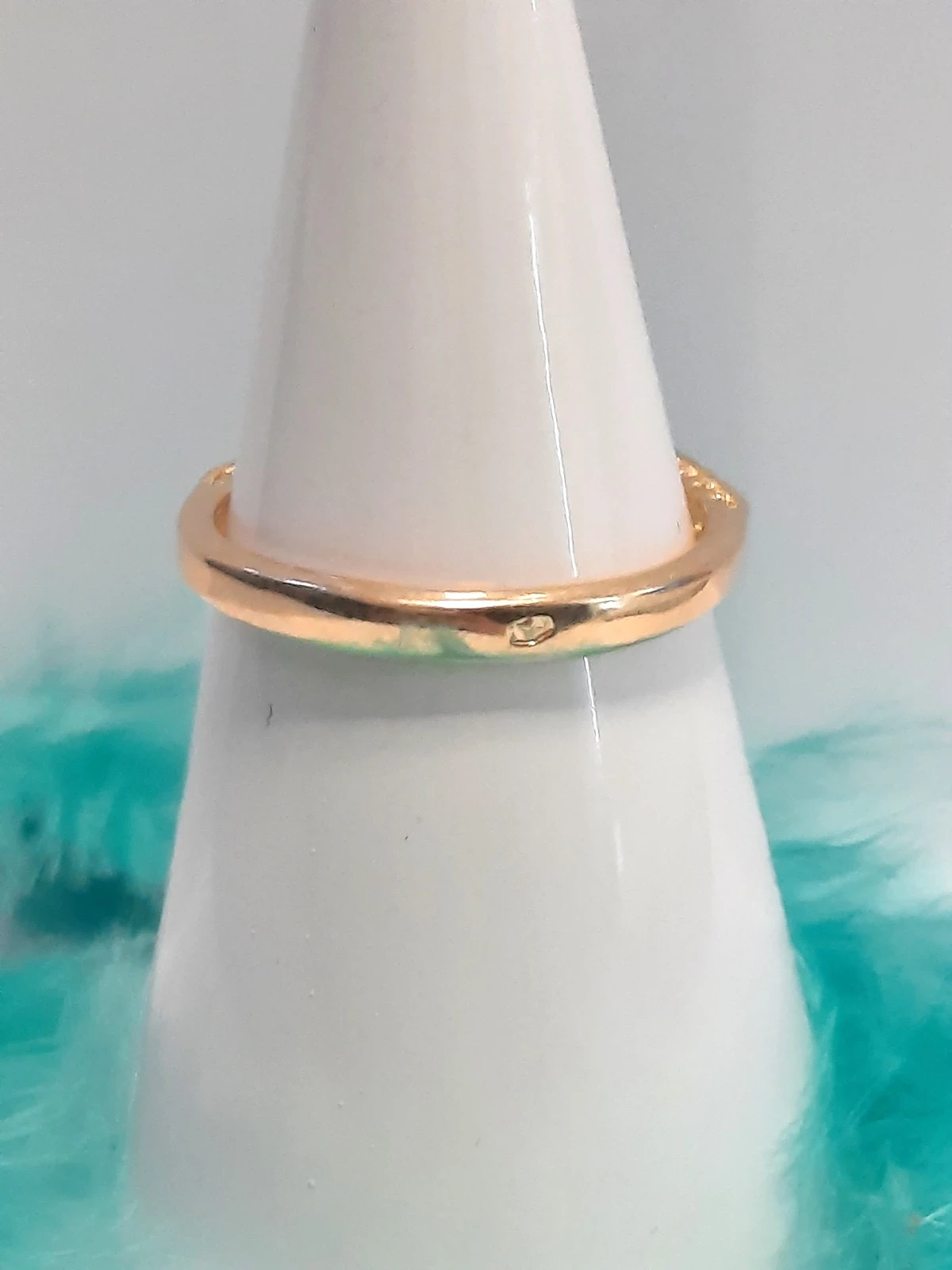 piekny-zloty-pierscionek-z-granatowym-oczkiem-14k-material-15835-2