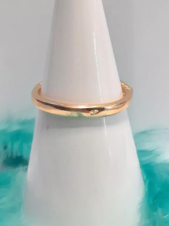 piekny-zloty-pierscionek-z-granatowym-oczkiem-14k-material-15835-2