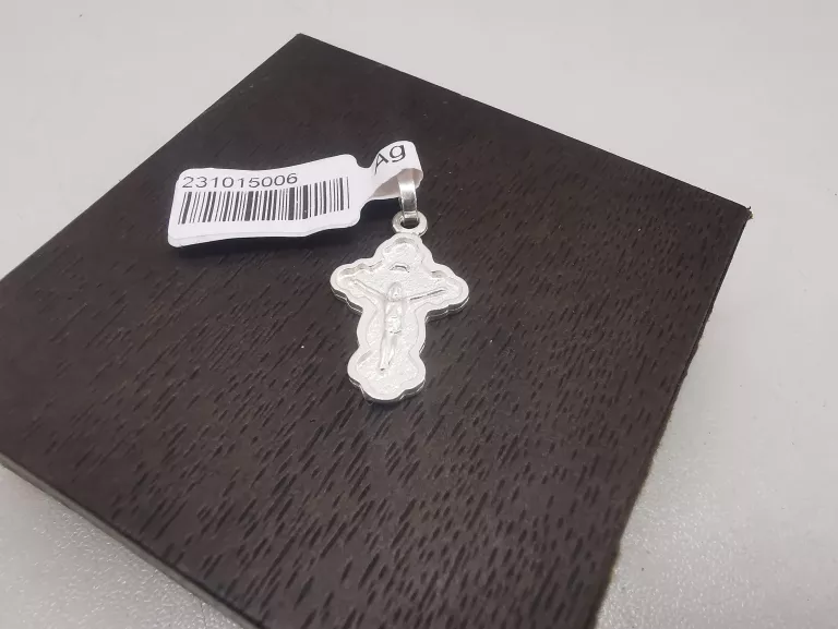 srebrny-krzyzyk-171g925-stan-uzywany