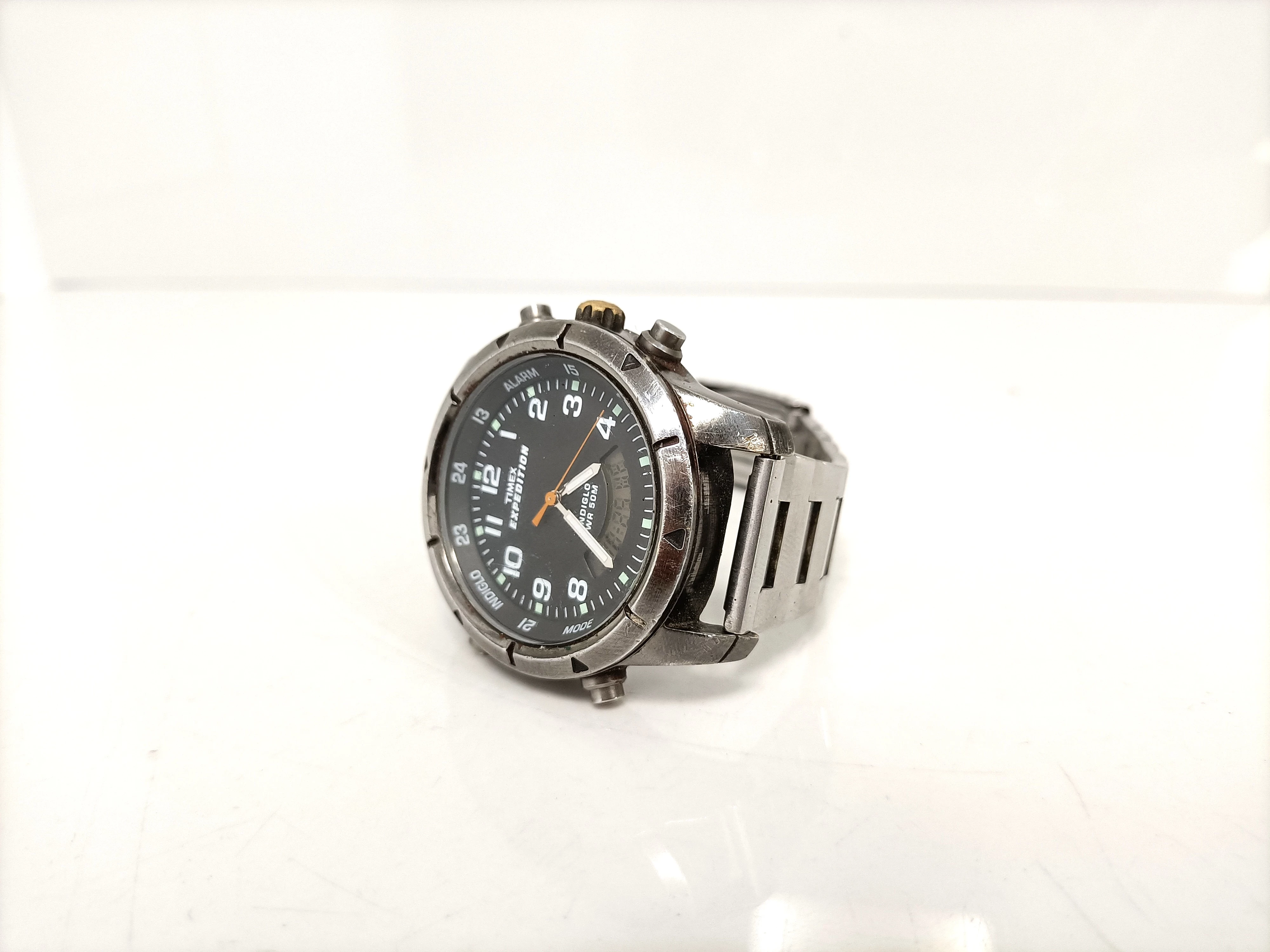 zegarek-timex-indiglo-wr50m-mechanizm-kwarcowy