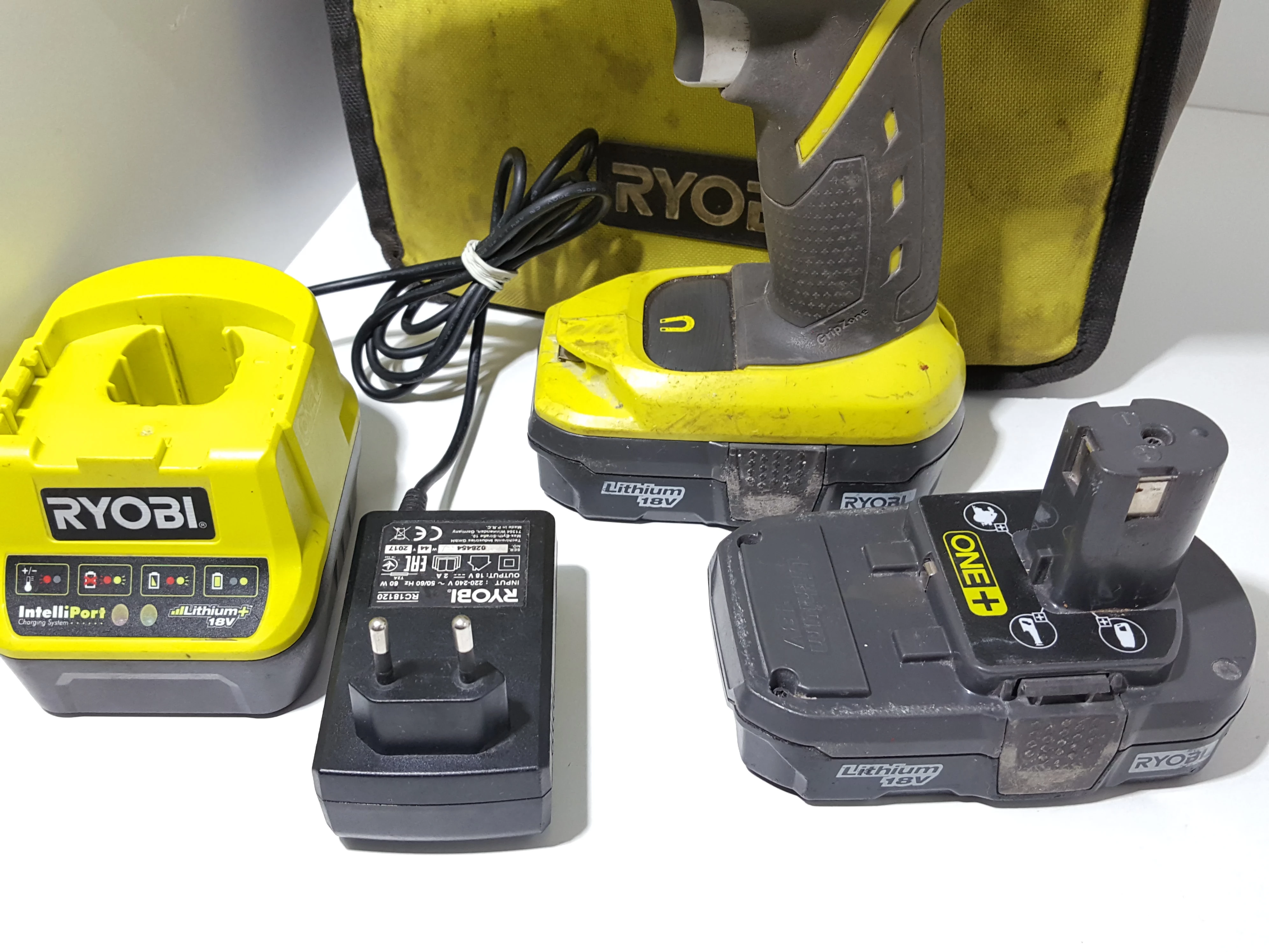 wkretarka-ryobi-r18ddp-ladowarka-2xaku-torba-stan-uzywany