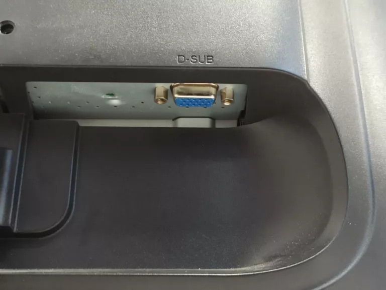 MONITOR SIEMENS FUJITSU AMILO LL 3190T