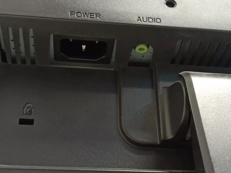 MONITOR SIEMENS FUJITSU AMILO LL 3190T