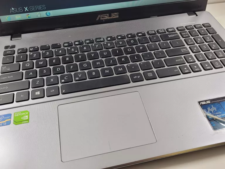 ASUS X550C / I3-3217U / 4 GB RAM / GEFORCE 720M