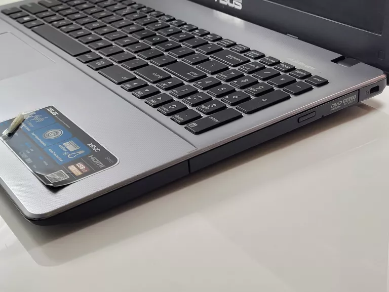ASUS X550C / I3-3217U / 4 GB RAM / GEFORCE 720M
