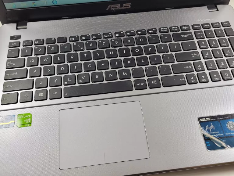 ASUS X550C / I3-3217U / 4 GB RAM / GEFORCE 720M