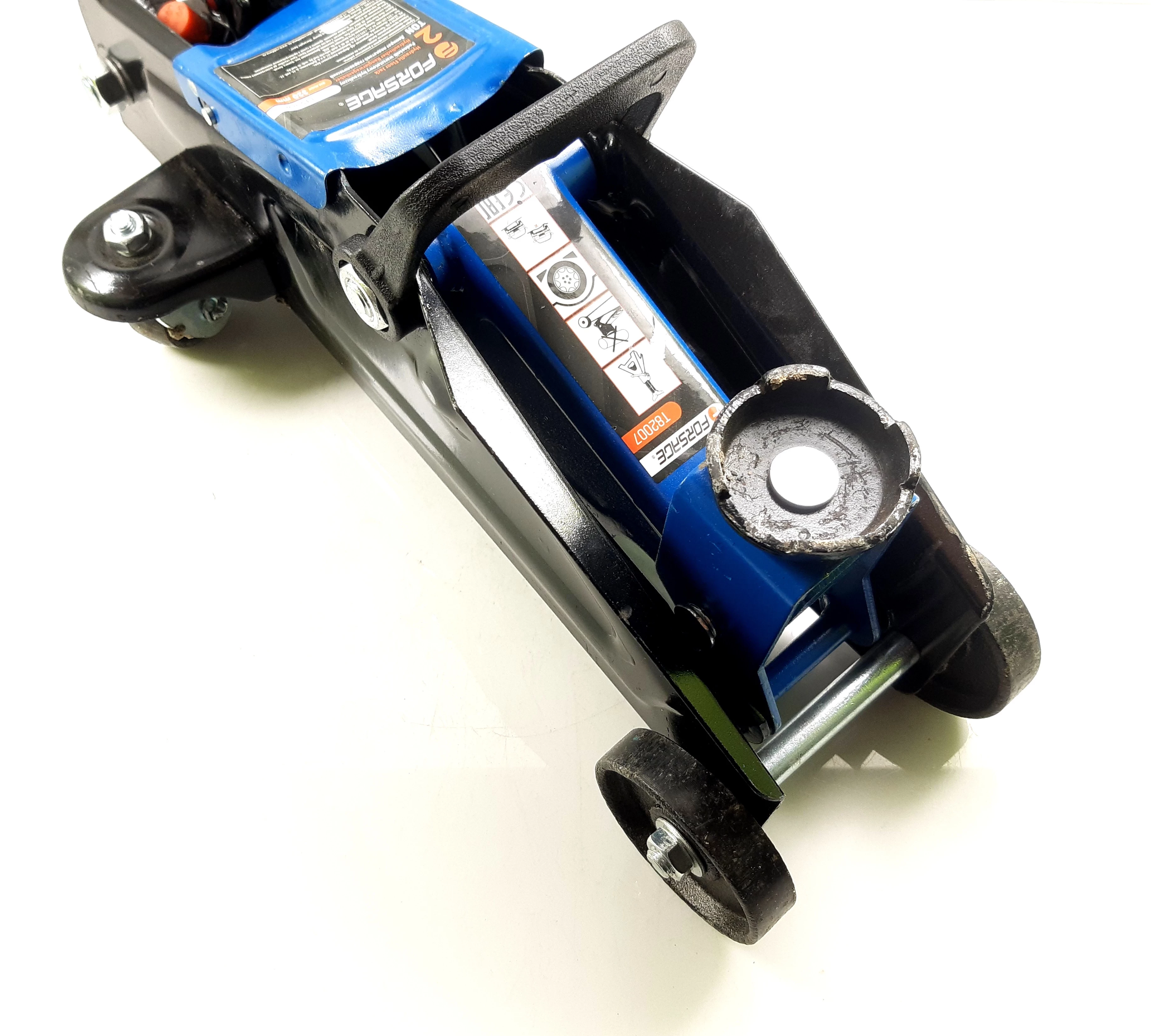 podnosnik-samochodowy-forsage-t82007-28-czerwca-313-poznan-ska-x