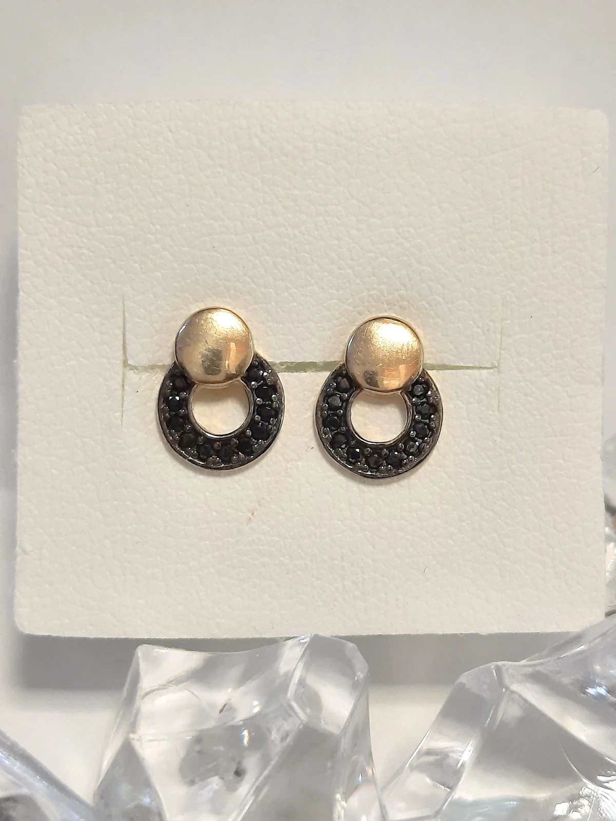 zlote-kolczyki-czarne-oczka-14k-stan-uzywany