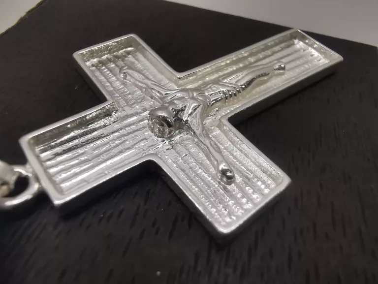 SREBRNY KRZYŻ 9,57G/925