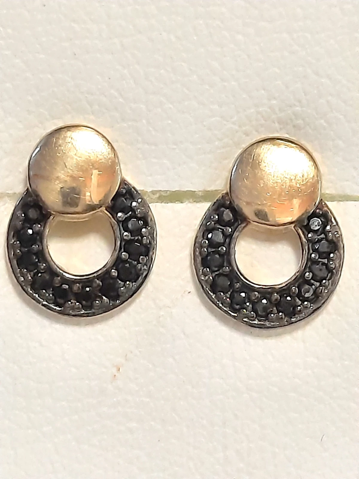 zlote-kolczyki-czarne-oczka-14k-marka-inna-marka