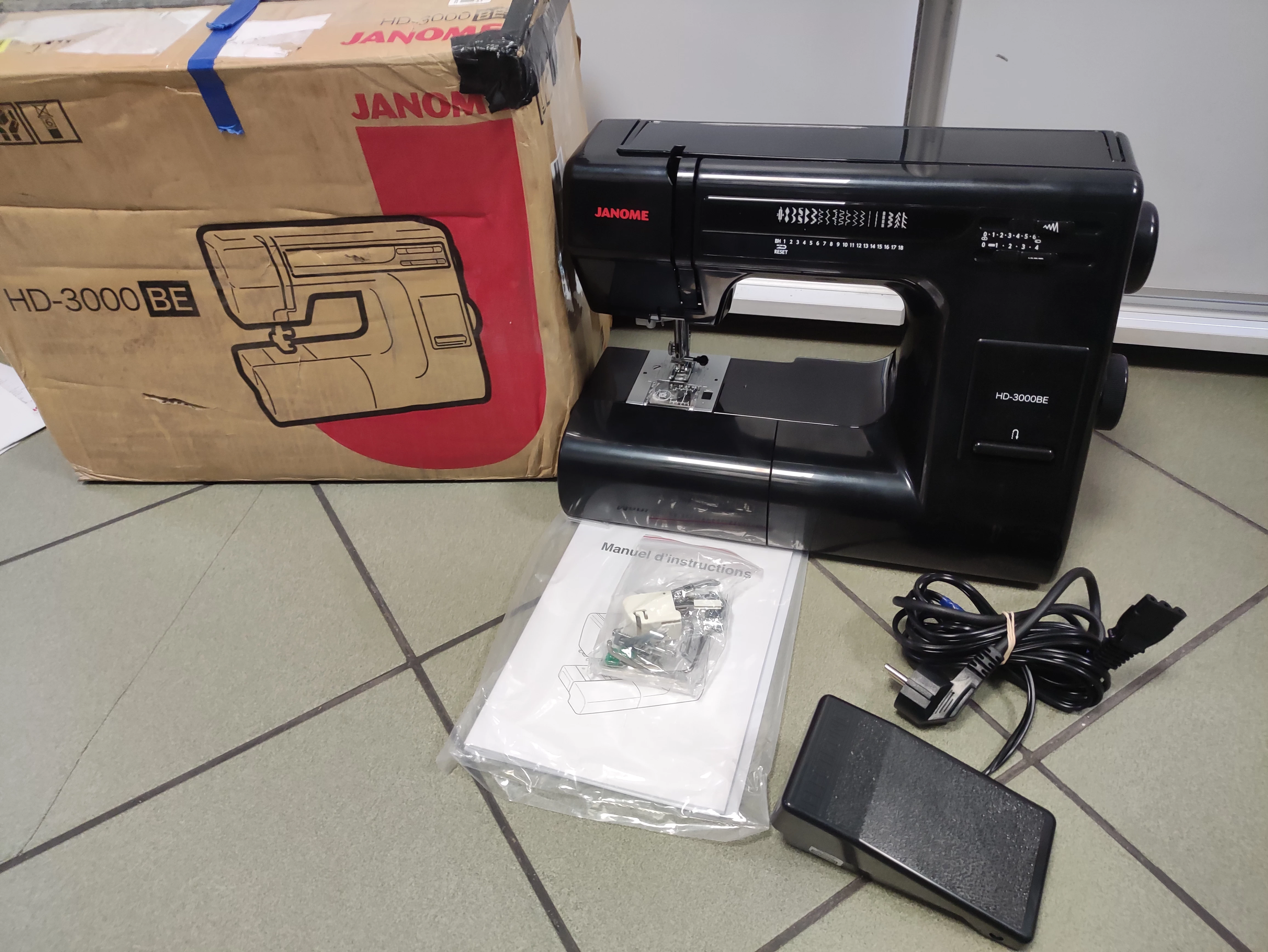 MASZYNA DO SZYCIA JANOME HD3000 KOMPLET Maszyny do szycia Loombard.pl