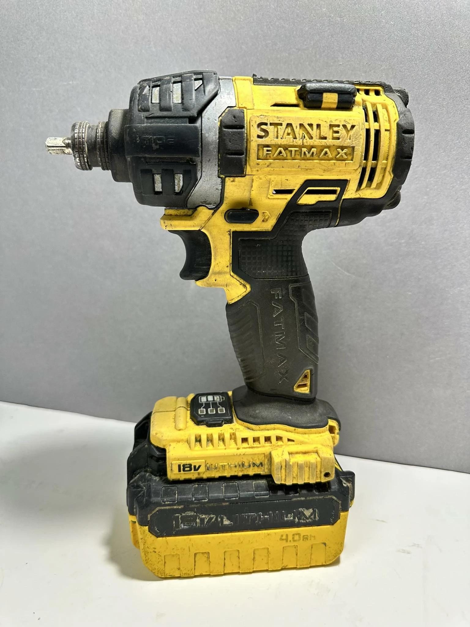 zakretarka-stanley-fatmax-18v-fmc645-stan-uzywany