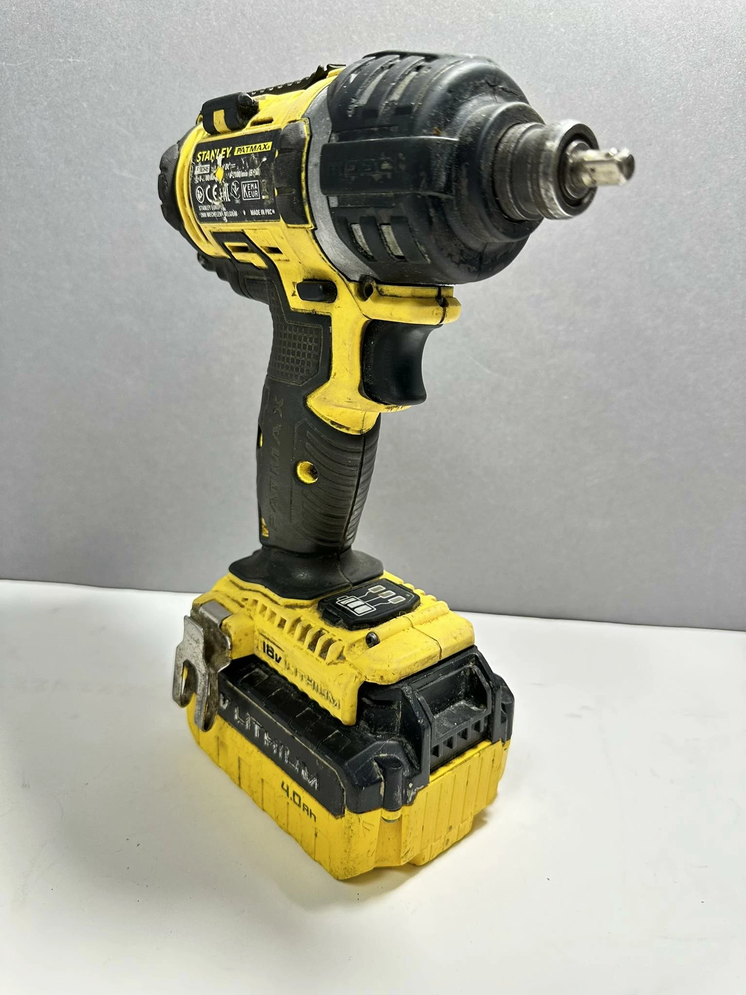 zakretarka-stanley-fatmax-18v-fmc645-rozmiar-trzpienia-14