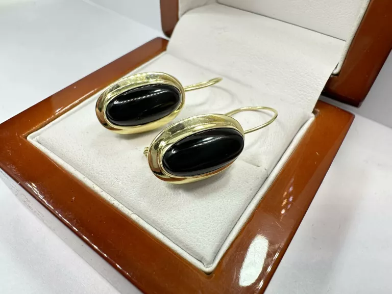 WYRÓB JUBILERSKI UŻYWANY KOLCZYKI Z CZARNYM KAMIENIEM