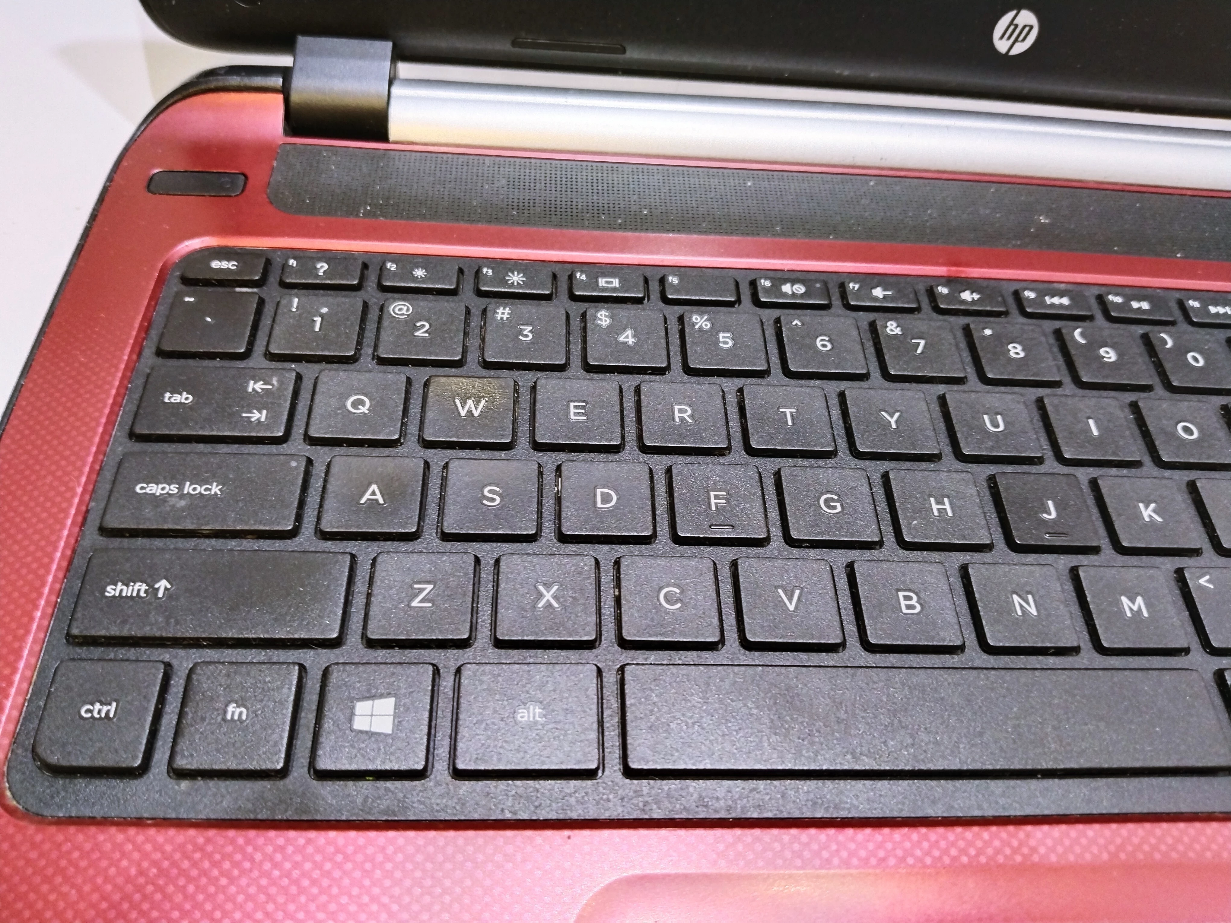 laptop-hp-15-f272wm-pentium4gb128gbssd-przekatna-ekranu-156