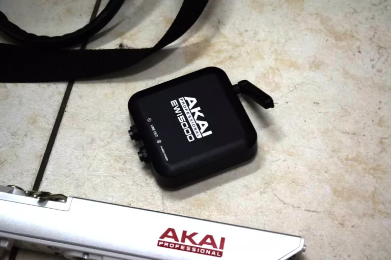 ELEKTRONICZNY INSTRUMENT DĘTY AKAI EWI 5000 OKAZJA