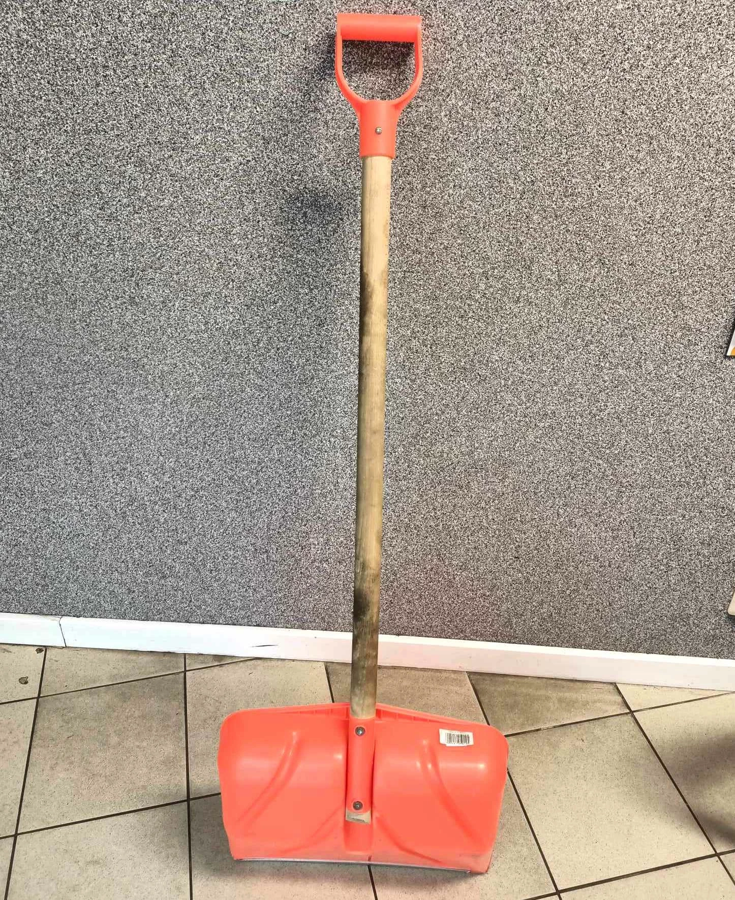 lopata-do-sniegu-kwazar-szeroka-material-glowicy-tworzywo-sztuczne