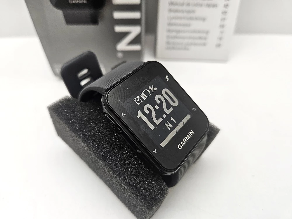 garmin-forerunner-30-kolor-dominujacy-czarny