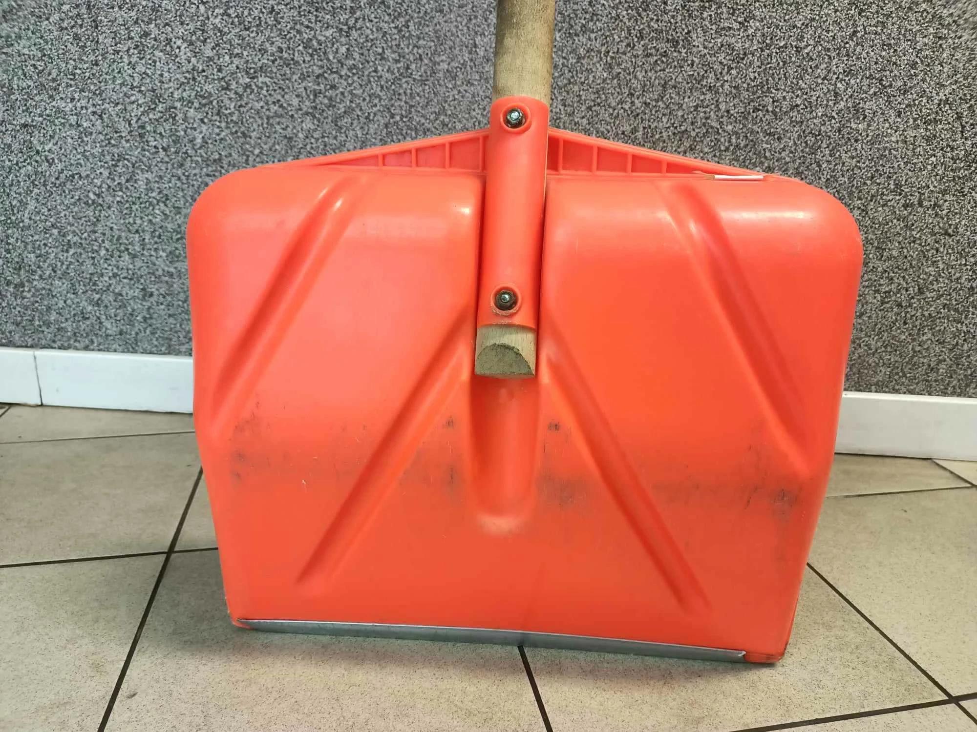 lopata-do-sniegu-kwazar-szeroka-szerokosc-glowicy-44