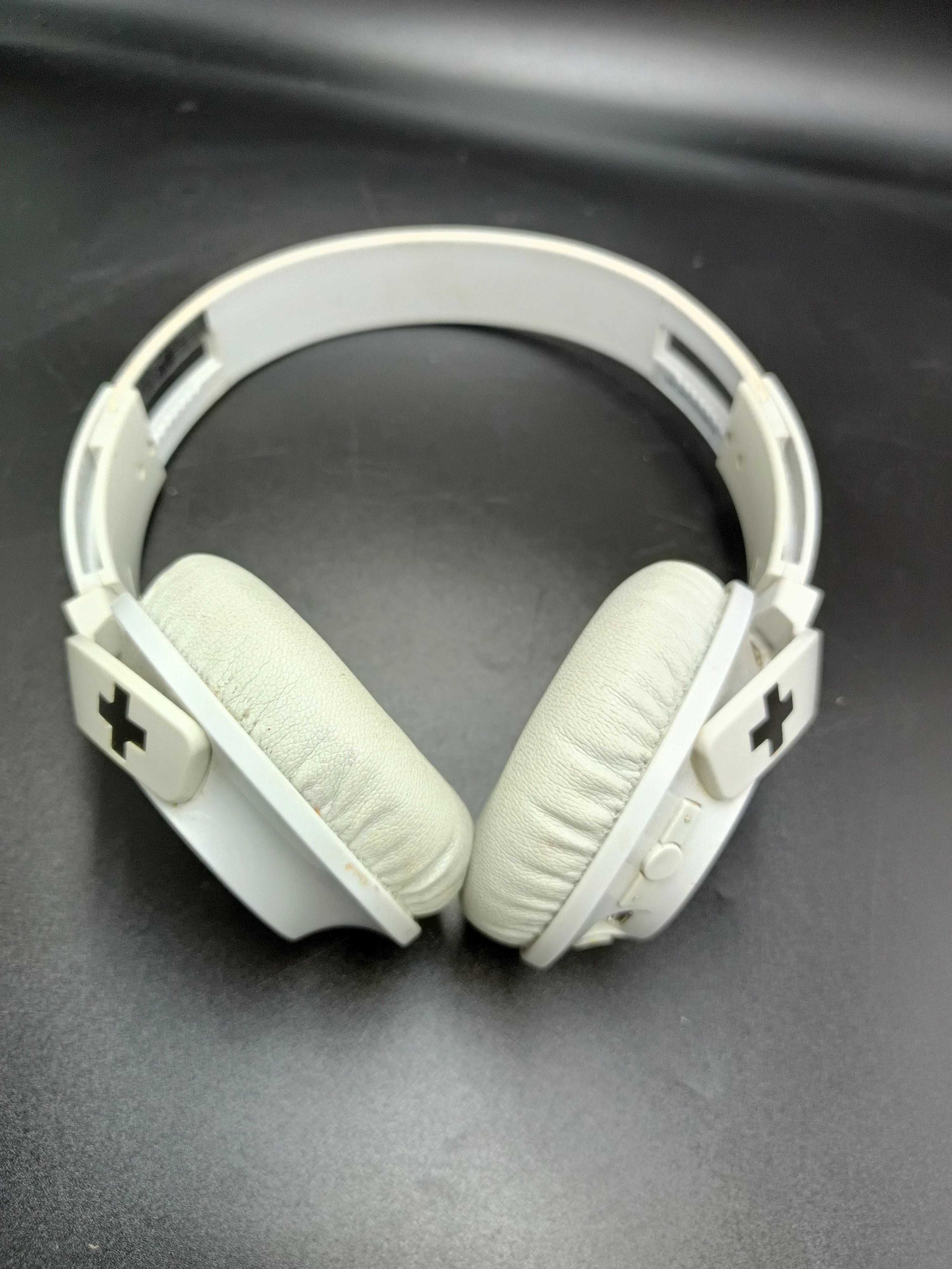 sluchawki-philips-shb3075-kolor-dominujacy-bialy