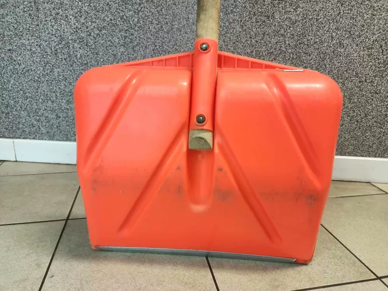 lopata-do-sniegu-kwazar-szeroka-szerokosc-glowicy-44