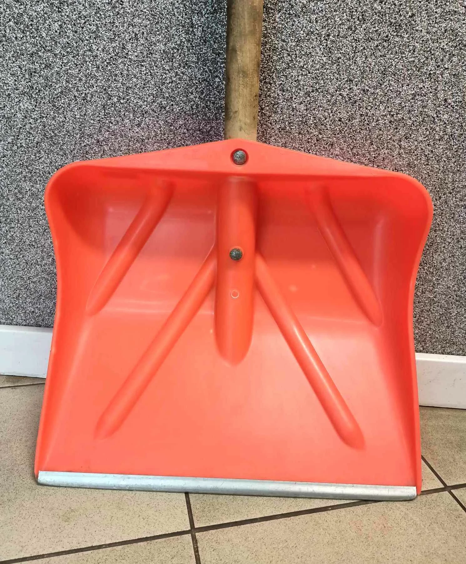 lopata-do-sniegu-kwazar-szeroka-dlugosc-narzedzia-132