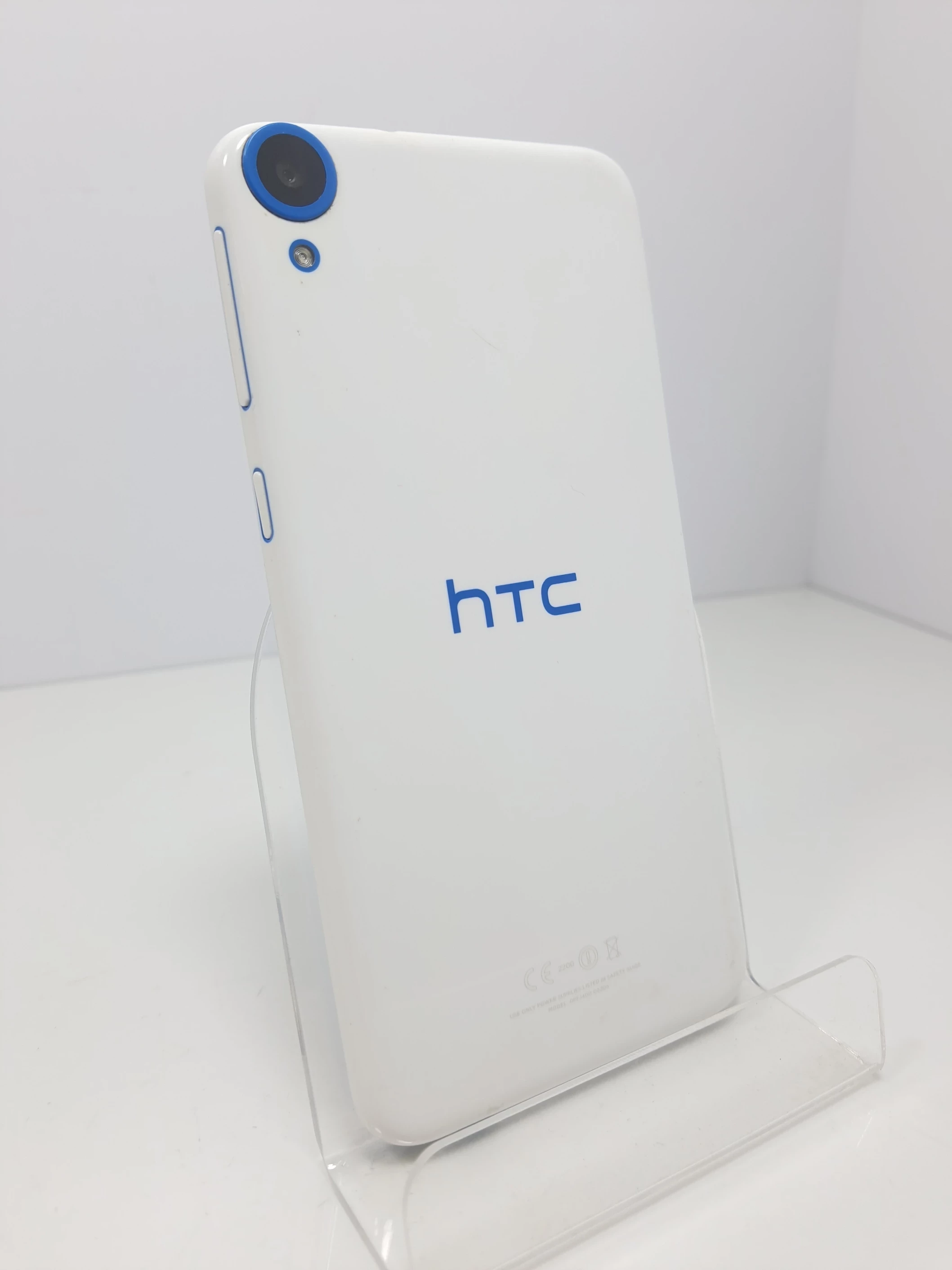 telefon-htc-desire-820-216gb-550-opis-kolor-bialy