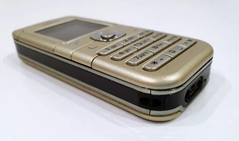 TELEFON NOKIA 6030