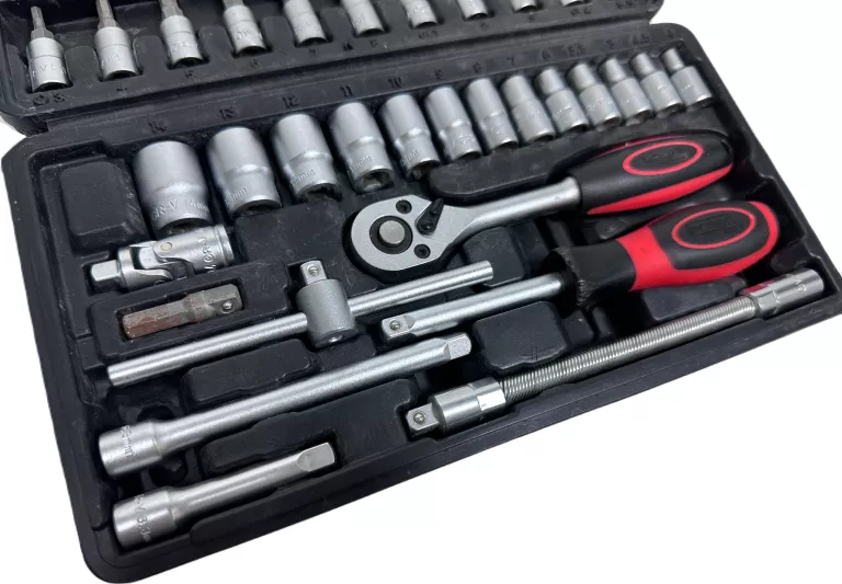 ZESTAW KLUCZY POWERFIX PROFI T13853 BITY, NASADKI, GRZECHOTKI
